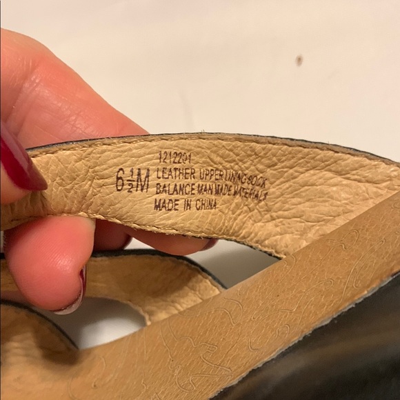 Women's Black Sandals - Picture 2 of 9